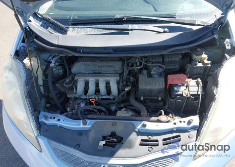 2010 Honda Fit Sport из США, поврежденный, VIN JHMGE8H40AC023184